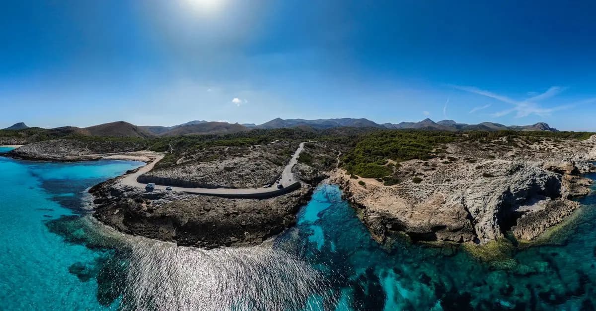 Confronto tra Arcipelago Toscano e Isole Eolie: Quale Scegliere?