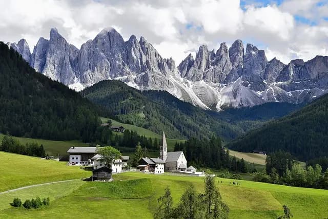 Evasioni in Italia: Guida ai Luoghi Incantevoli per l'Avventura